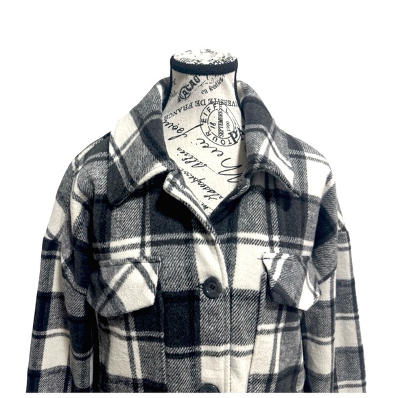 Garage Women’s Plaid Button-Up Coat. Size Large - Picture 4 of 14